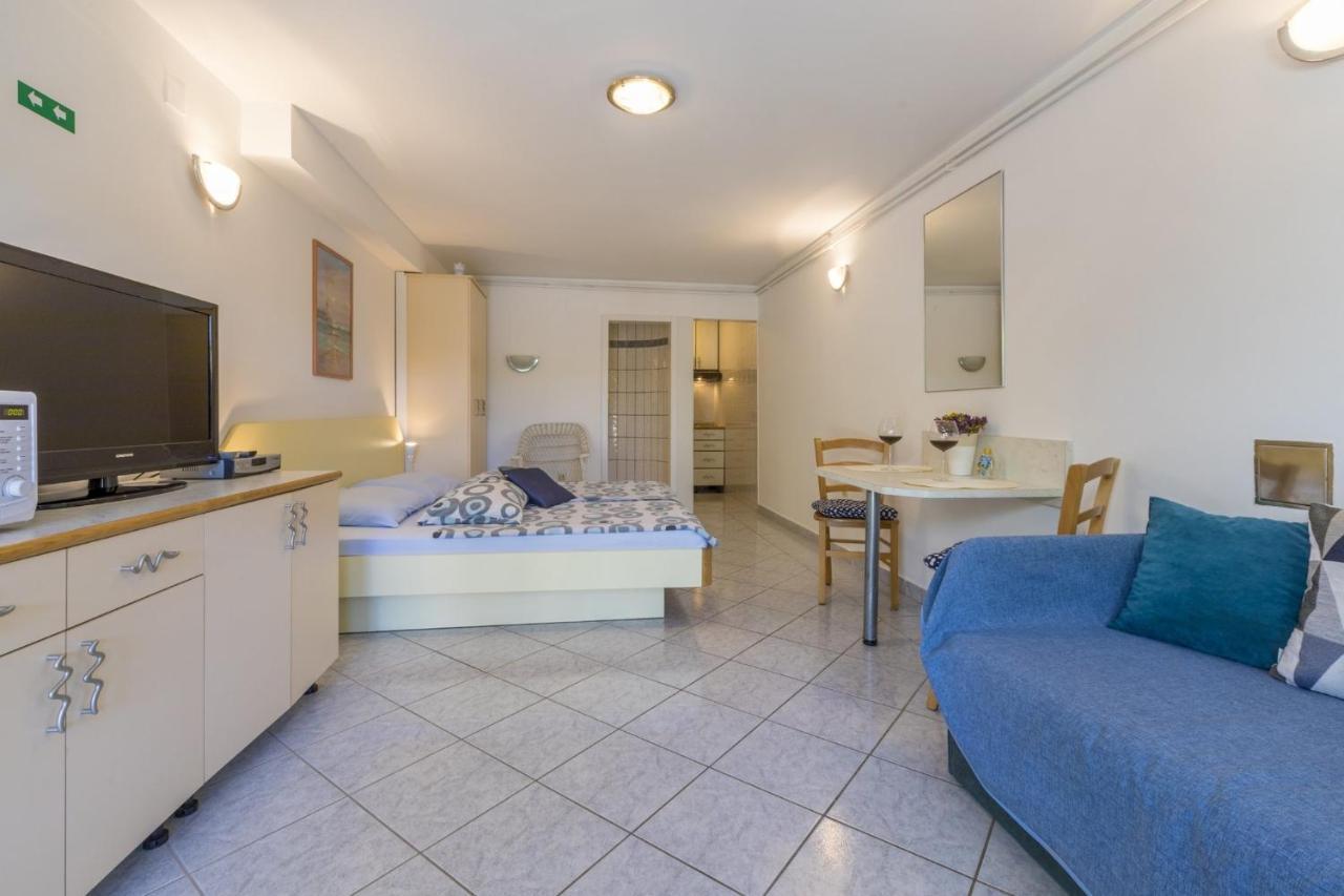 Blue Pearl Apartments Crikvenica Bagian luar foto