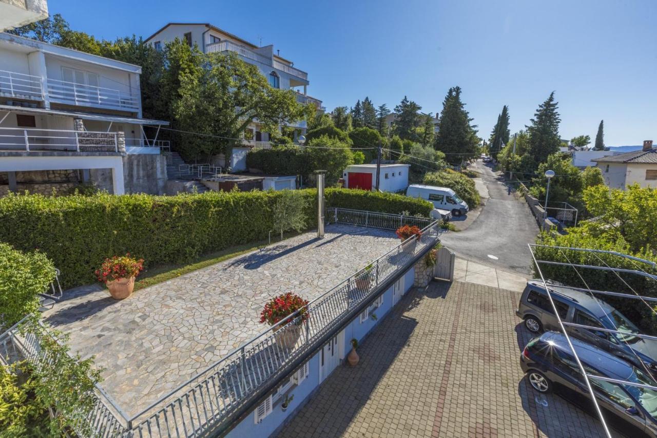 Blue Pearl Apartments Crikvenica Bagian luar foto