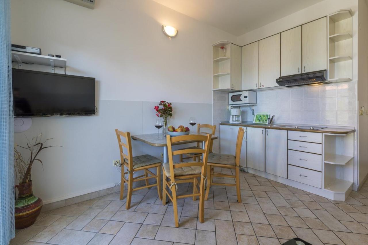 Blue Pearl Apartments Crikvenica Bagian luar foto