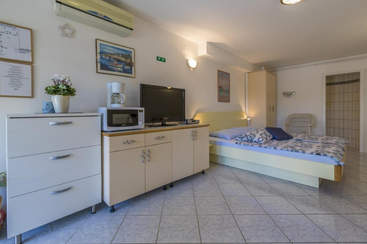 Blue Pearl Apartments Crikvenica Bagian luar foto