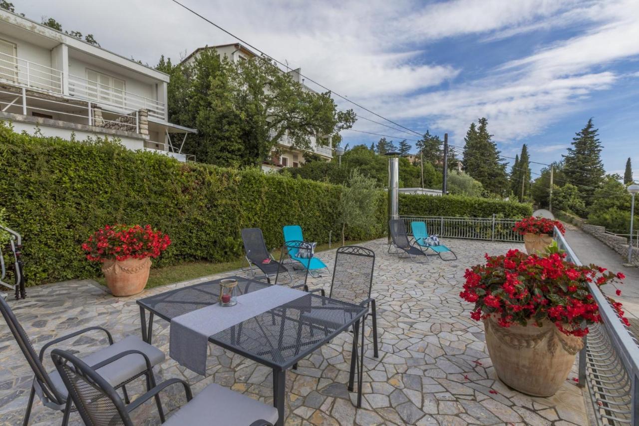 Blue Pearl Apartments Crikvenica Bagian luar foto