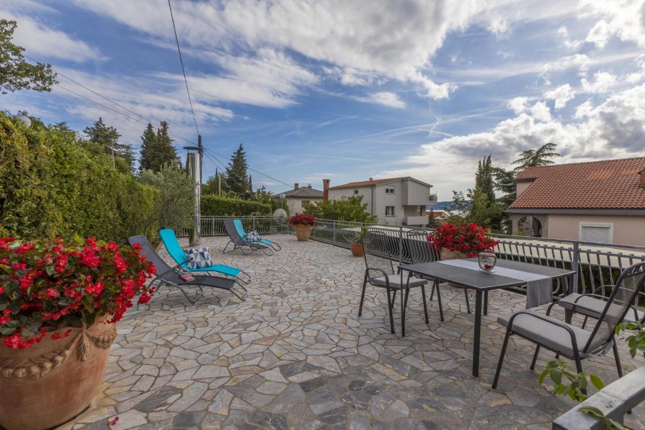 Blue Pearl Apartments Crikvenica Bagian luar foto