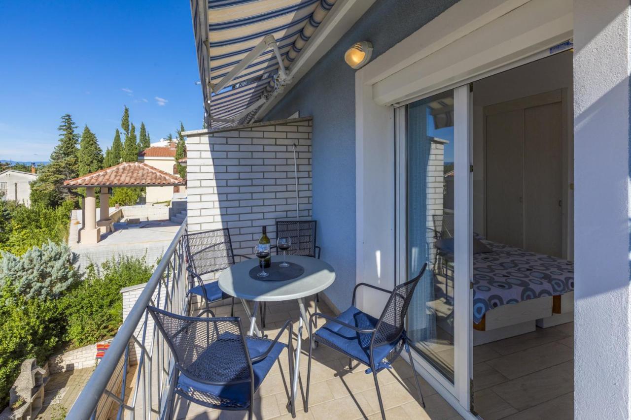 Blue Pearl Apartments Crikvenica Bagian luar foto