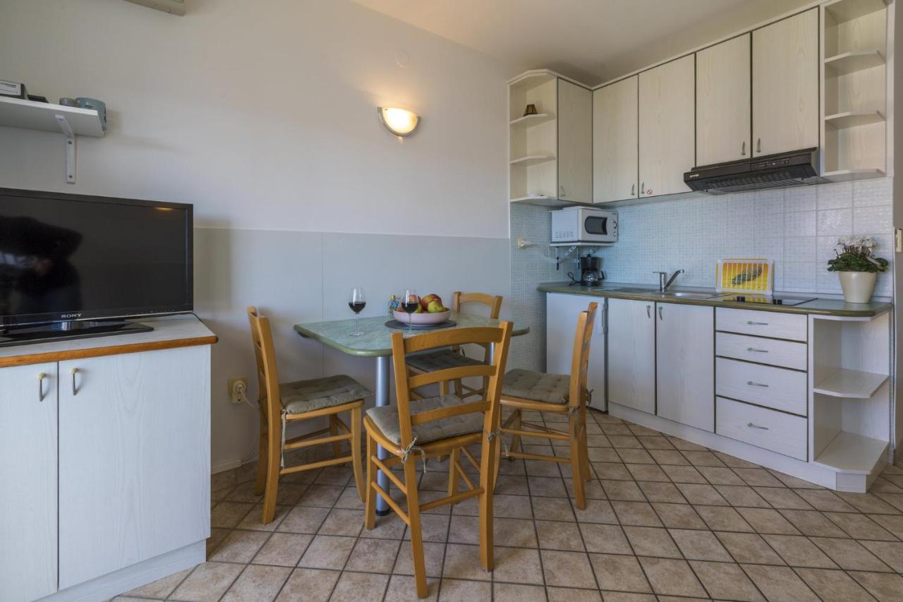 Blue Pearl Apartments Crikvenica Bagian luar foto